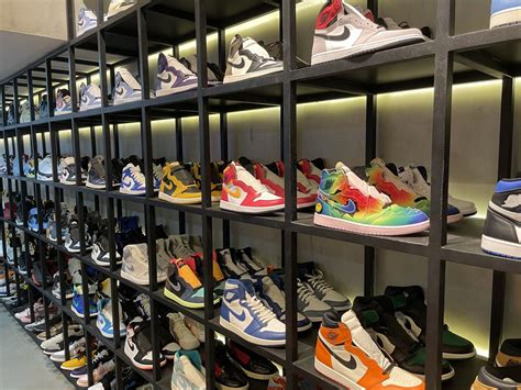 sneaker stores in manila